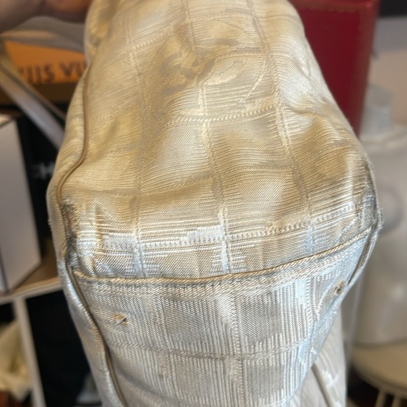 Chanel Tote - Picture 14 of 16